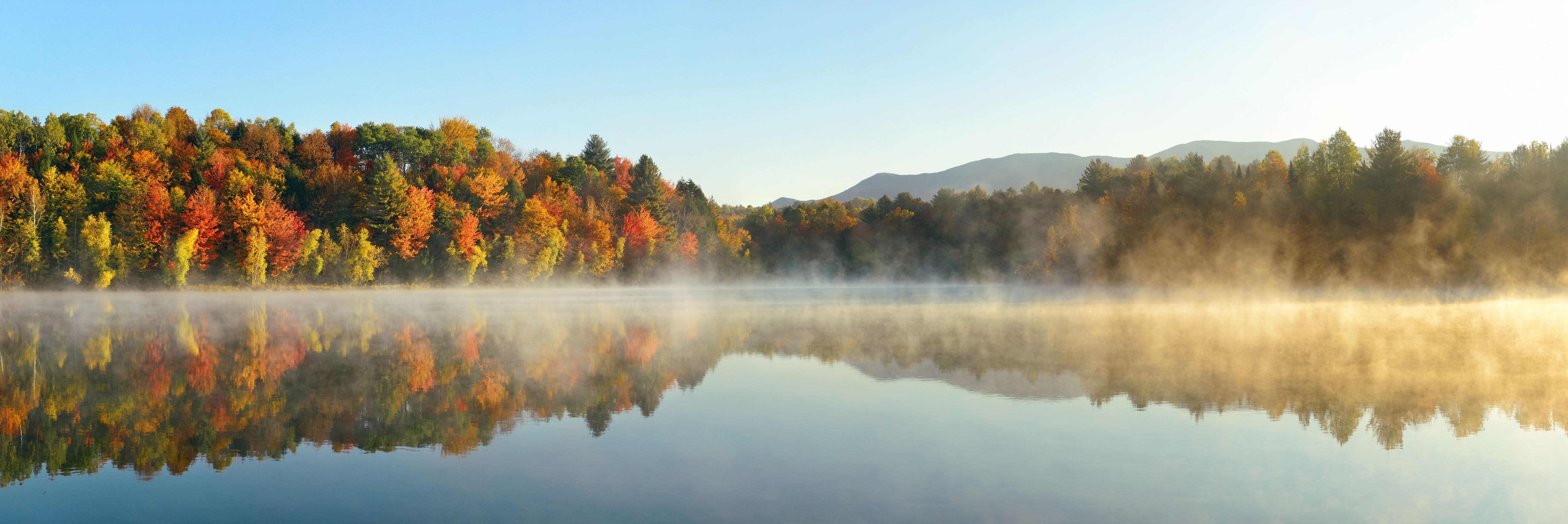 Sh 393409429 Autumn Lake, Stowe, Vermont, New England, USA