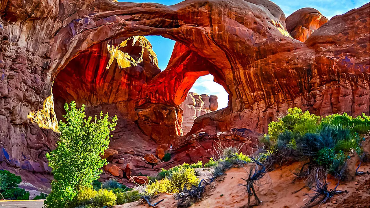 Sh 1586474395 Red Rock Canyon Arch Mountain, Nevada