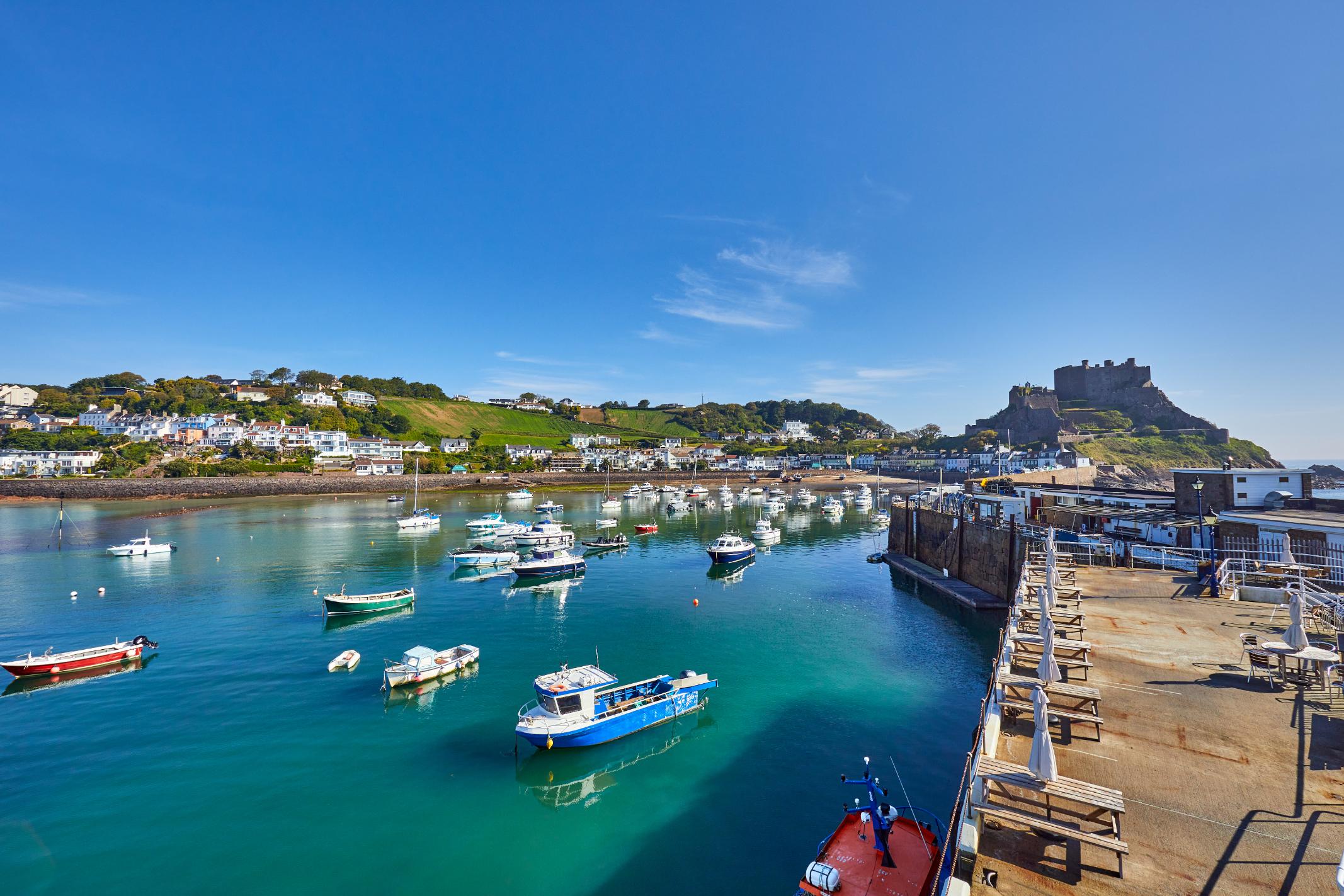 Shutterstock 1738018766 Jersey